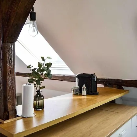 Schoene Dachgeschosswohnung Nahe * Cologne