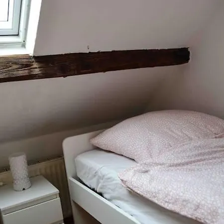 Apartment Schoene Dachgeschosswohnung Nahe *