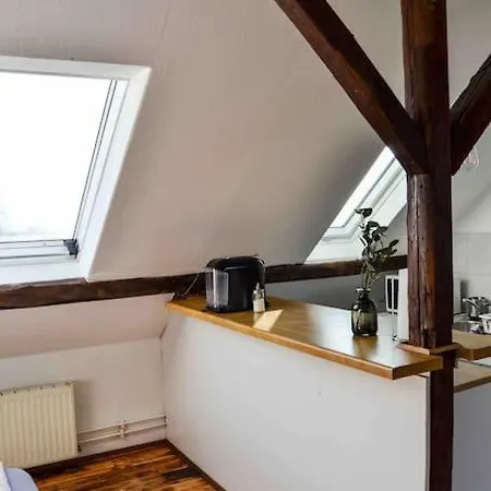 Schoene Dachgeschosswohnung Nahe Cologne