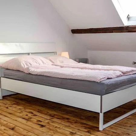 Schoene Dachgeschosswohnung Nahe * Cologne