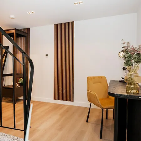 S331 - Luxurious Two Bedroom Duplex In * Cologne