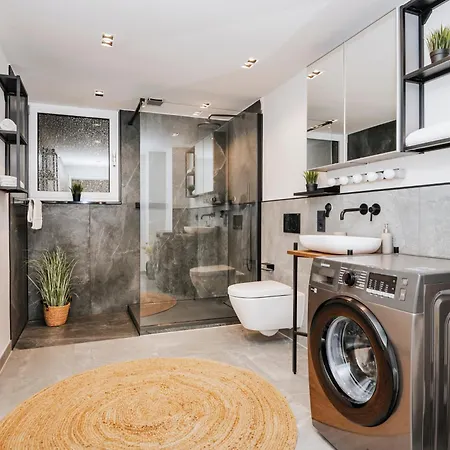 Apartment S331 - Luxurious Two Bedroom Duplex In
