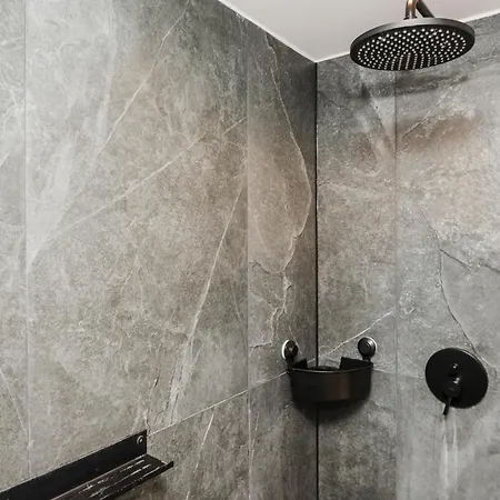 S331 - Luxurious Two Bedroom Duplex In Apartment