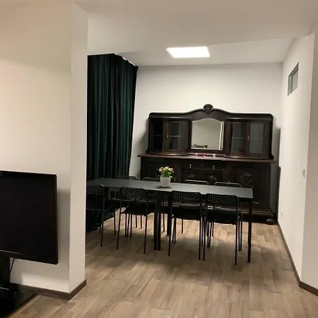 Central Private In Popular Neighborhood! *