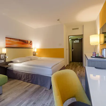 Hotel Mercure West 4*