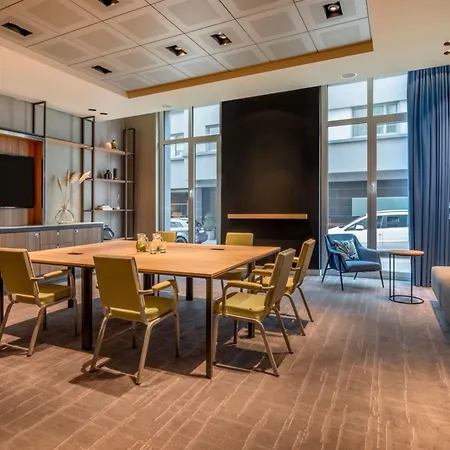 Hotel Courtyard By Marriott Keulen