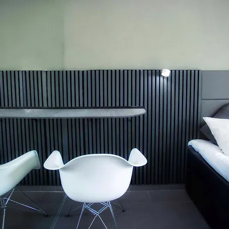 Charmantes Studio In Bestlage Im Stadtzentrum Mit Balkon & Self Checkin - City Loft 3 - *