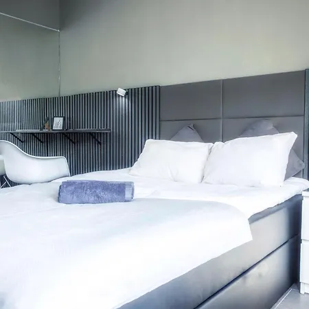 Apartment Charmantes Studio In Bestlage Im Stadtzentrum Mit Balkon & Self Checkin - City Loft 3 -