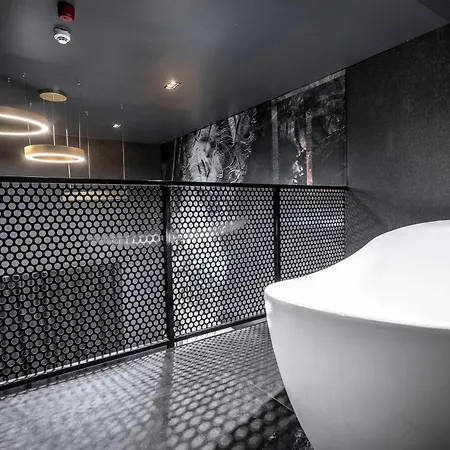Black Hotel