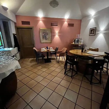 Osteria-hotel-centovini Hotell *