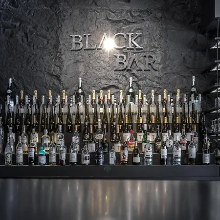 Hotel Black