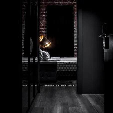 Hotel Black