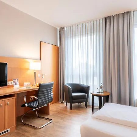 Hotel Plaza Premium 4*