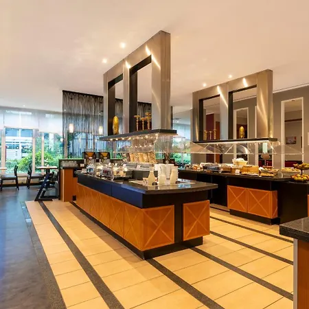 Hotel Plaza Premium 4*