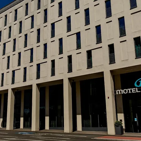 One Koeln-mediapark Hotel 3*