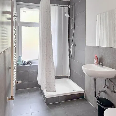 6 Detached House - Messe Fair 10min