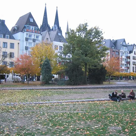 Hotel Roemerhafen 3*