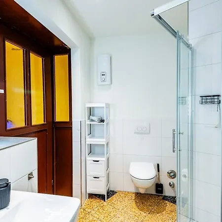 Apartment Wohnen In Ehemaliger Kneipe *