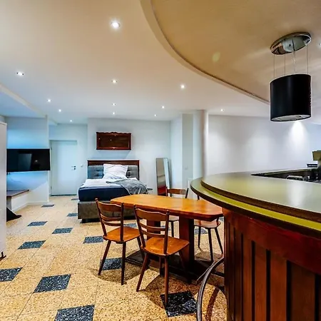 Apartment Wohnen In Ehemaliger Kneipe Cologne