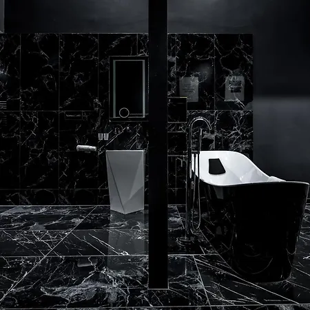Hotel Black 4*