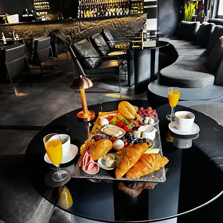 Black Hotel 4*
