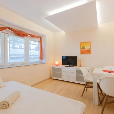 Apartment Komfort Suedstadt Messenah