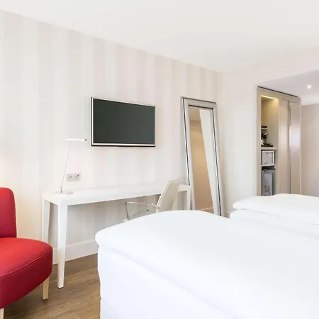 Hotel Nh Collection Mediapark 4*