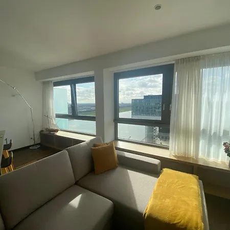 Luxurious In High Class Building Kranhaus In Apartment *