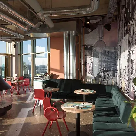 Hotel 25hours The Circle 4*