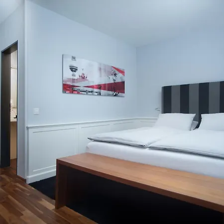 Hotel &repeat Airport 4*
