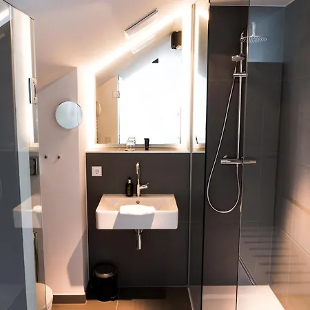 &repeat Airport Hotel 4*