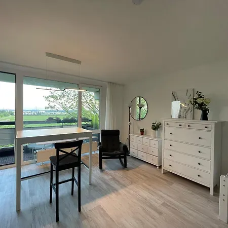 Cozy With Great Shopping And Public Transportation Homestay Cologne