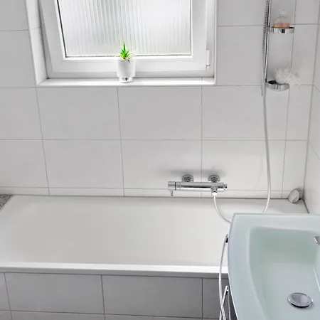 Charmante Maisonette Mit Balkon Und Gartenblick *