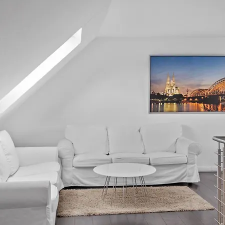 Apartment Charmante Maisonette Mit Balkon Und Gartenblick Cologne