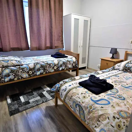 Apartment Gorgeous In Muelheim Am Wiener Platz Cologne
