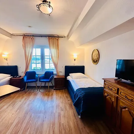 Altstadthotel Hayk Am Rhein Hotel