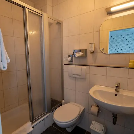 Otel Airport Business 3*