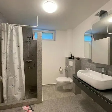 Cozy Studio In Neusser Street * Köln