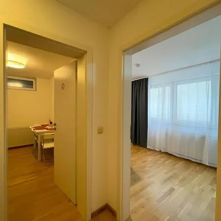 Cozy Studio In Neusser Street