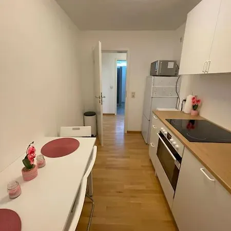 Cozy Studio In Neusser Street * Köln