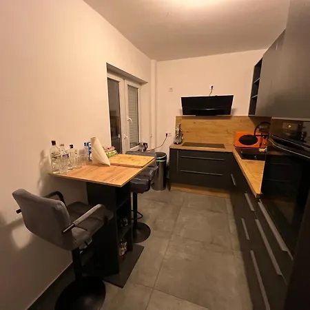Nikos&laurins Place Center *