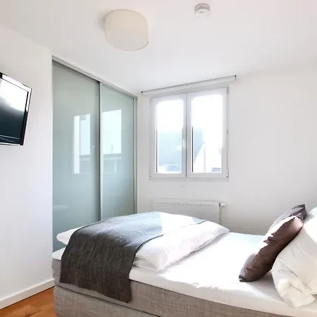 Grosse Dachgeschosswohnung Mit Balkon Im Belgischen Viertel *