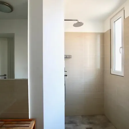 Apartment Grosse Dachgeschosswohnung Mit Balkon Im Belgischen Viertel *