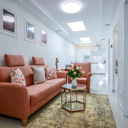 Apartment Stylisch Und Schick, Neue Wohnung, U-bahn 2 Minuten Köln