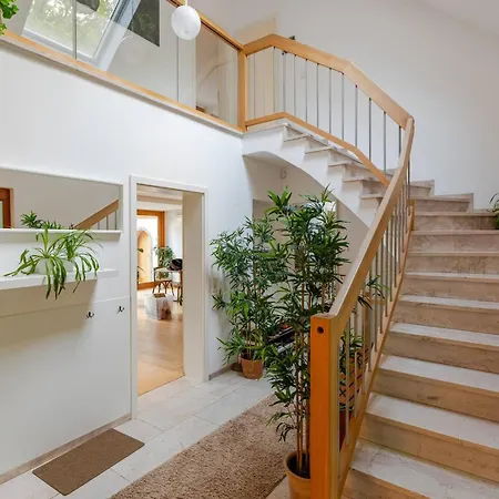 Villa Family Mansion In Keulen