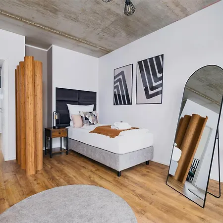 Svyvo - Serviced Ehrenfeld Apartment *