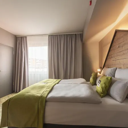 - The Niu, Mill Muelheim, An Ihg 3* Köln