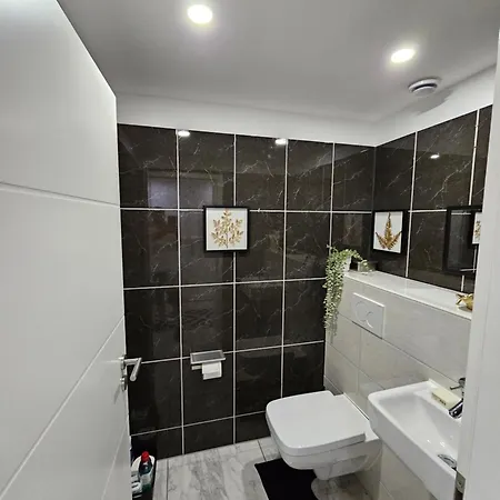 Appartement Maisonette In Koelner Villenviertel