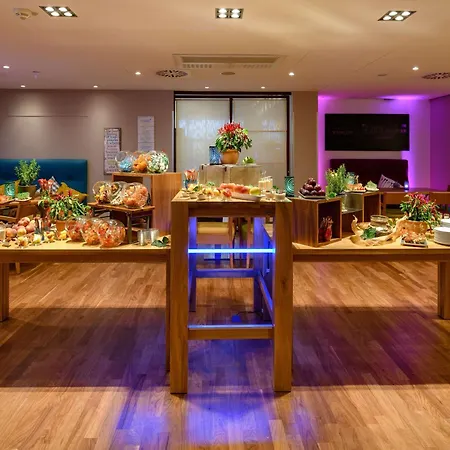 Hotel Mercure West 4*