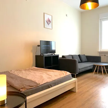 In / Mit Allem Drum Und Dran Apartment *